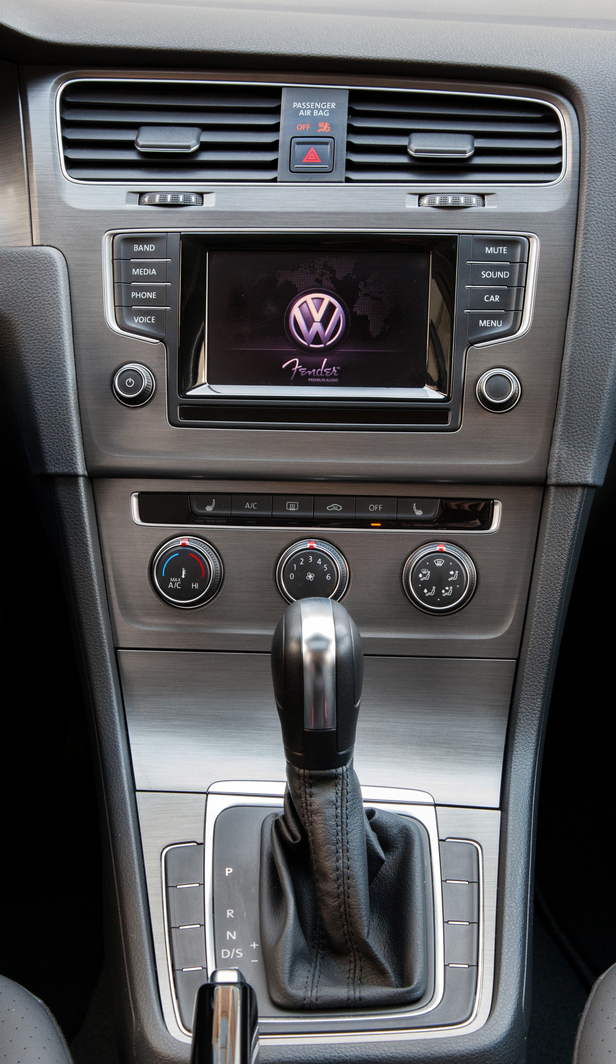 kam accelerator frugtbart Seat Time: 2015 Volkswagen Golf – John's Journal on Autoline