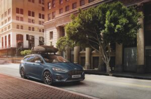 Ford Mondeo Hybrid features a full hybrid petrol-electric powert