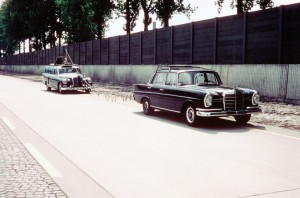 Vorne „Adenauer“, hinten Datenlabor: Mercedes-Benz 300 Messwagen von 1960 “Adenauer” in the front, data laboratory in the rear: The Mercedes-Benz 300 measuring car from 1960