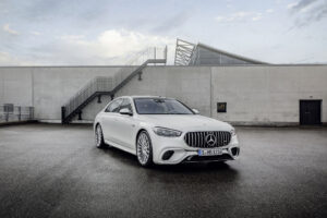 Der neue Mercedes-AMG S 63 E PERFORMANCE (2022), MANUFAKTUR kaschmirweiß magno The new Mercedes-AMG S 63 E PERFORMANCE (2022), MANUFAKTUR cashmere white magno