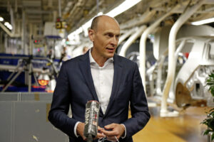 Production at Volkswagen in Wolfsburg begins again