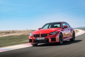 P90482753_lowRes_the-all-new-bmw-m2-r